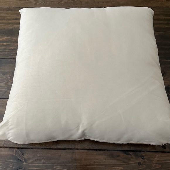 Pier 1 Imports pillows as seen on The Vampire Diaries with Elena Gilbert EUC! - Picture 4 of 8